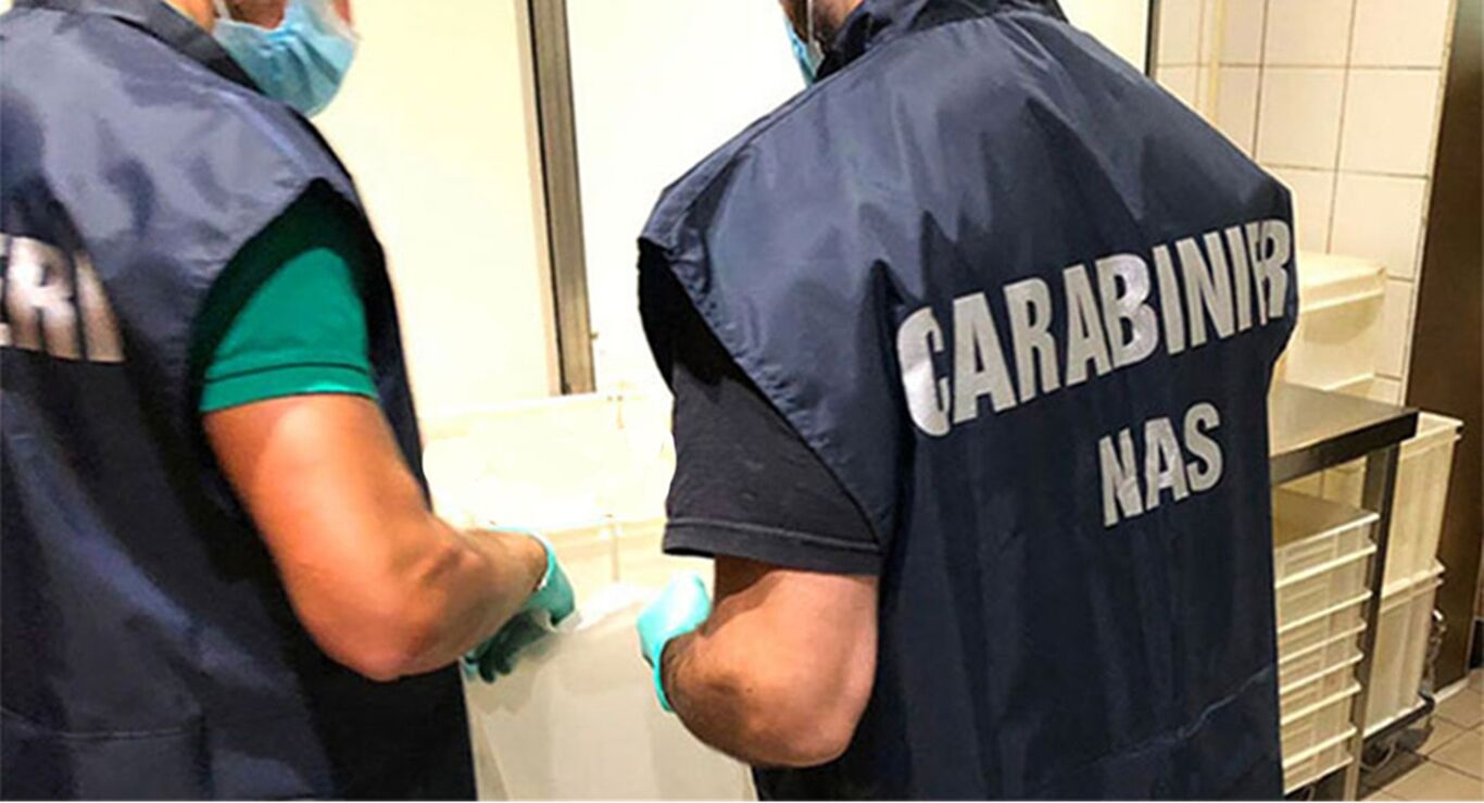 Torre del Greco - Controlli dei Carabinieri: sequestrati alimenti e scattate multe per 5mila euro