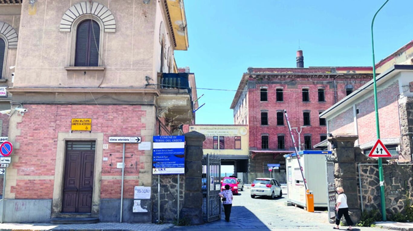 Torre del Greco - 12enne salvata da condizioni di degrado: arrestata la madre