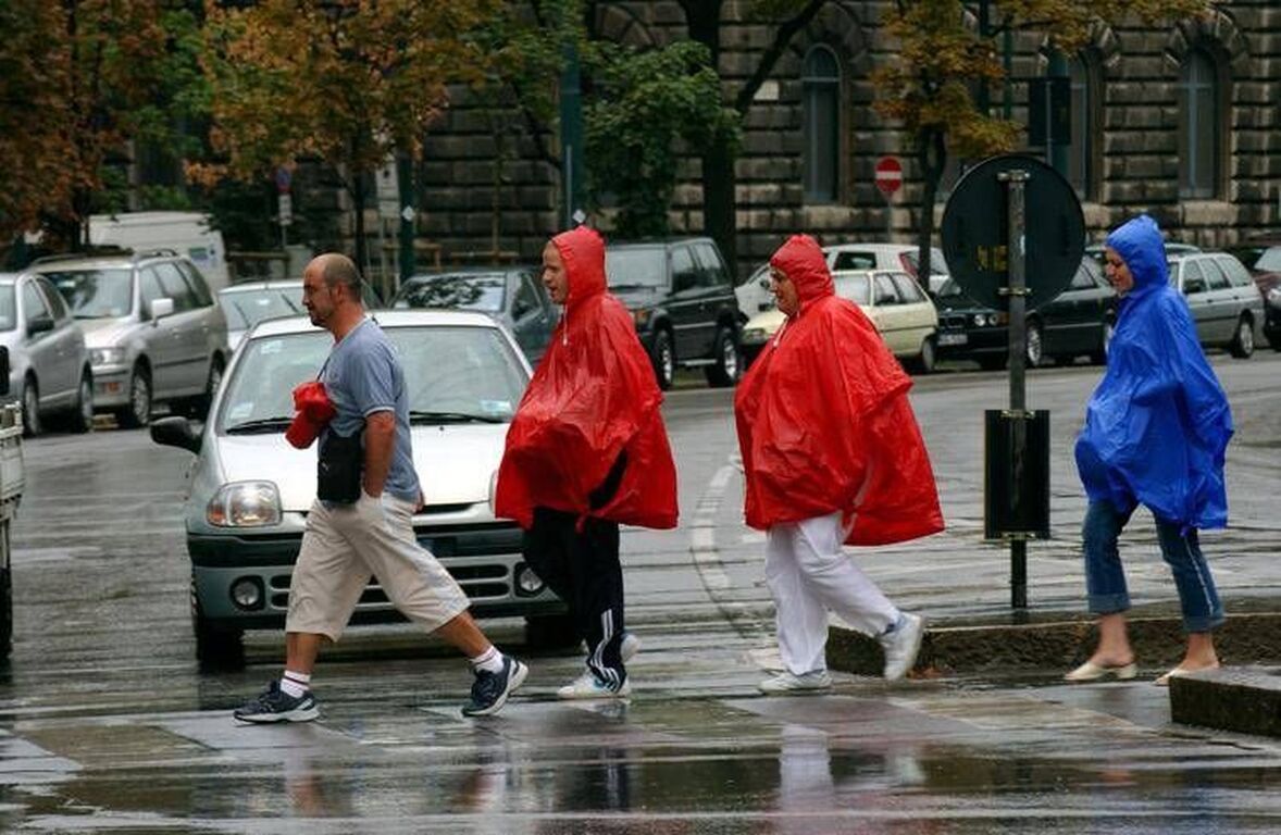 Maltempo sull'Italia, oggi allerta in 11 regioni: temporali intensi soprattutto al Sud