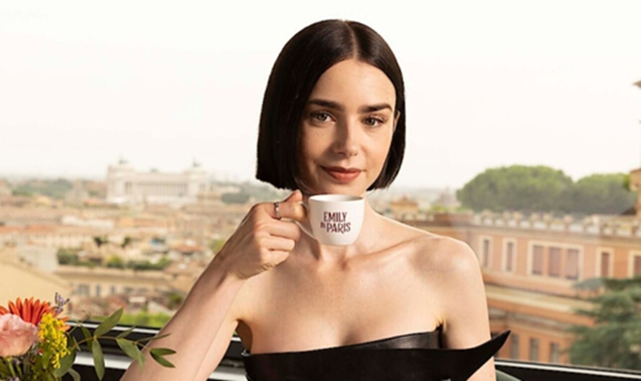 Tragedia sul set di Emily in Paris 5: muore a Venezia l'assistente alla regia
