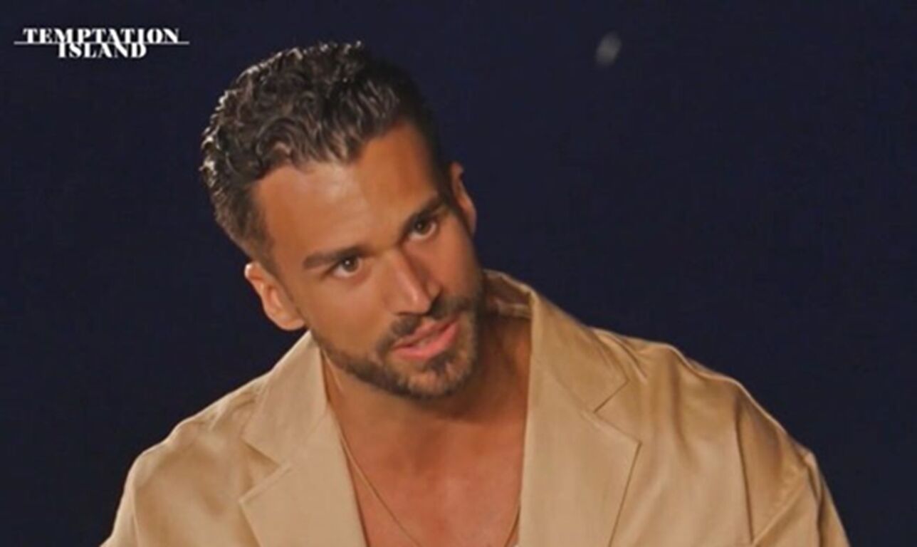 Temptation Island, Rosario ha una nuova fiamma? E' stato avvistato con l'ex di un famoso calciatore