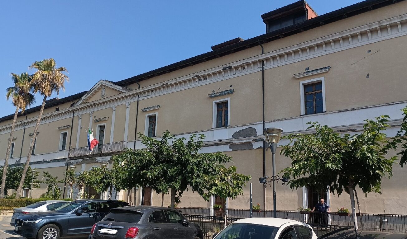 Torre del Greco - Soluzione per gli alunni del plesso Romano: lezioni divise tra La Salle e Orsi