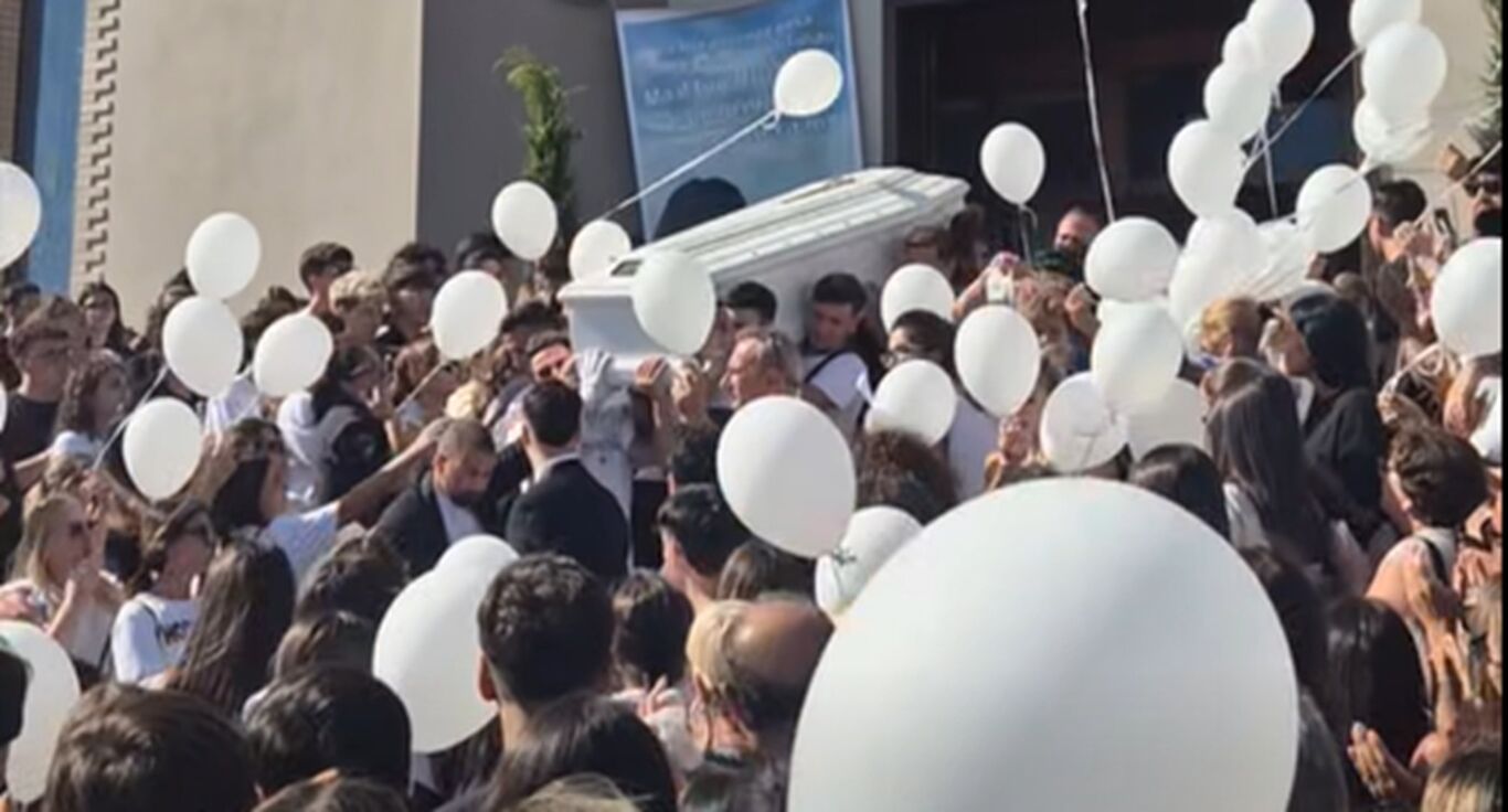 Torre Annunziata e Trecase unite nel dolore per l'ultimo saluto a Nunzio