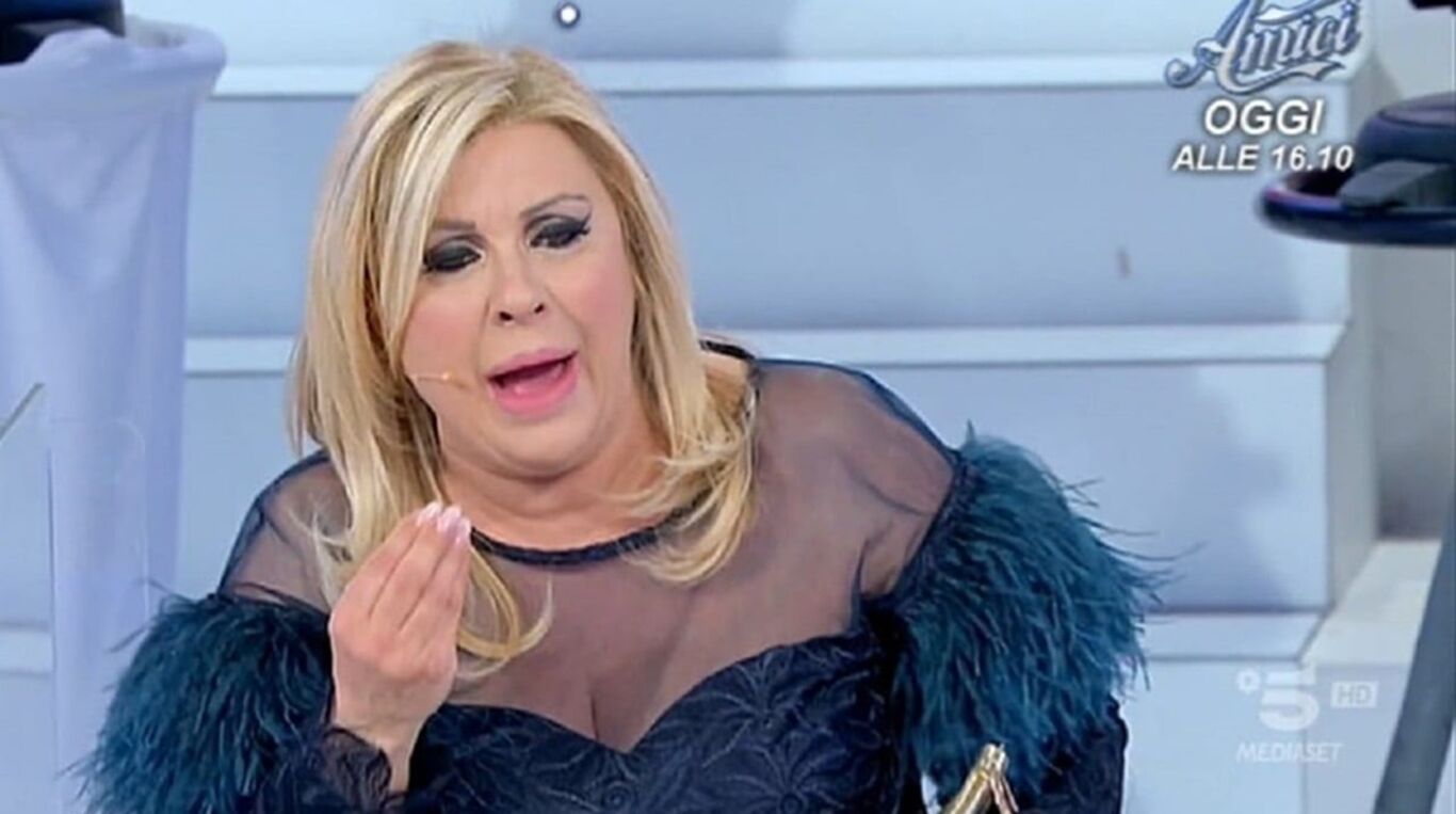 Anticipazioni Uomini e Donne, Tina Cipollari furiosa: "Mi ha chiamato panzerottina"