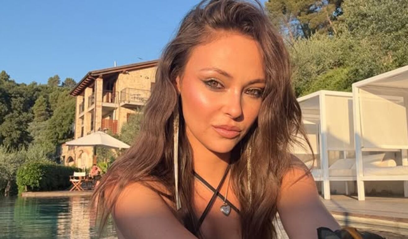 Grande Fratello, Martina Nasoni ricoverata in terapia intensiva: "E' stabile e intubata"