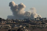 Israele intensifica attacchi su Gaza, decine di morti e feriti