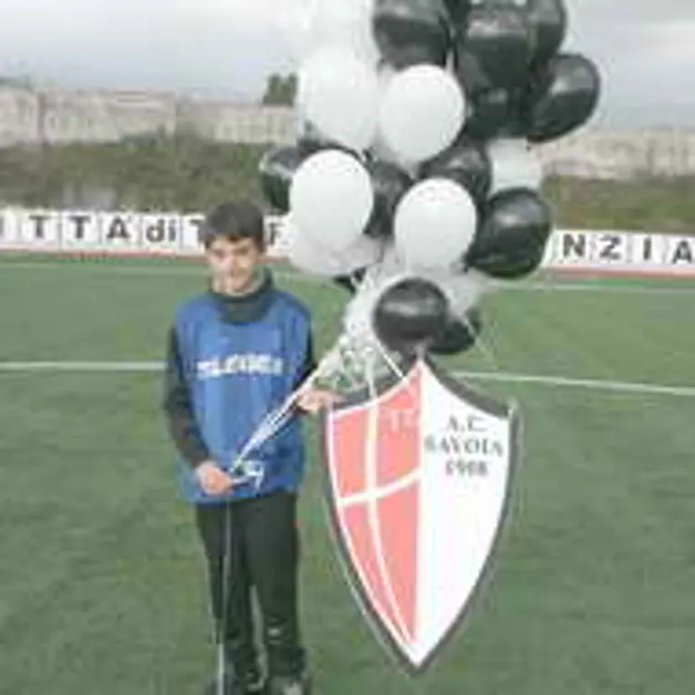 Savoia, tredicesima vittoria consecutiva. Festa per il logo