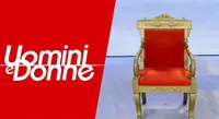 Uomini e Donne, il terzo trono è ancora vuoto: mistero e curiosità nello studio di Maria De Filippi