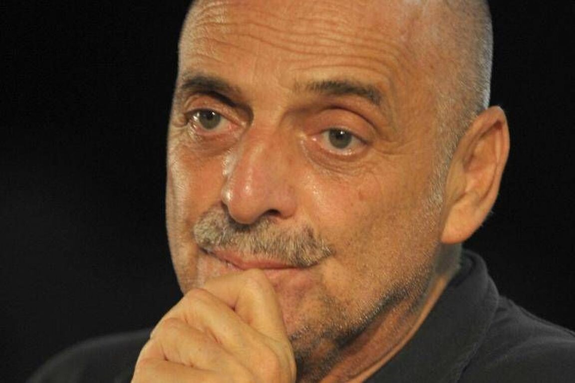 Emilio Fede, Brosio: "Mi tirò una macchina da scrivere..."