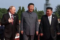 Parata della vittoria a Pechino, Xi accoglie Putin e Kim. Trump: "Cospirate contro Usa"
