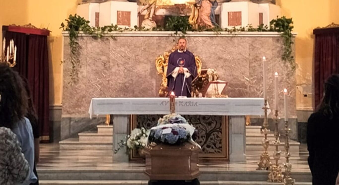 Torre Annunziata - L'ultimo saluto al direttore Pasquale D'Amelio