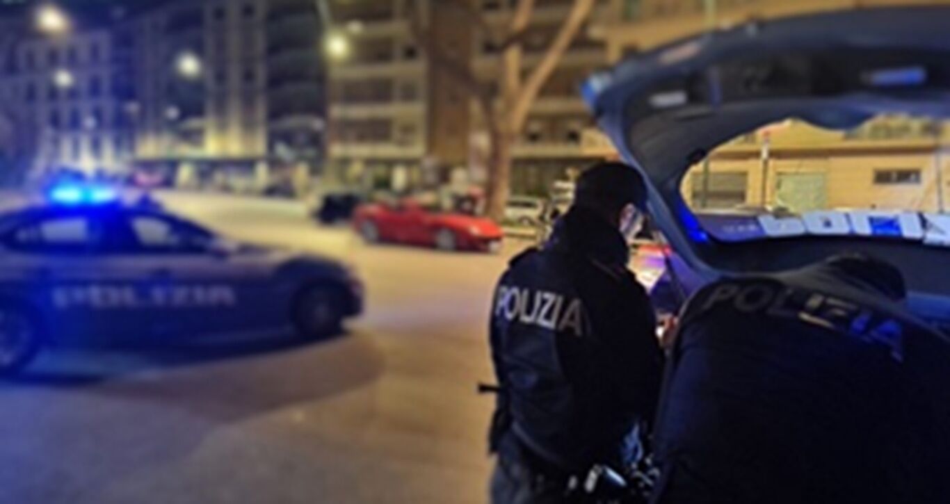Torre Annunziata/Arzano - Servizio straordinario di controllo della Polizia: identificate 268 persone
