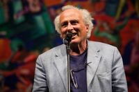 Addio a Stefano Benni, il figlio: "Ricordatelo leggendo ad alta voce i suoi racconti"