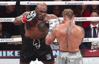 Tyson torna sul ring a 60 anni e sfida Mayweather in un match stellare