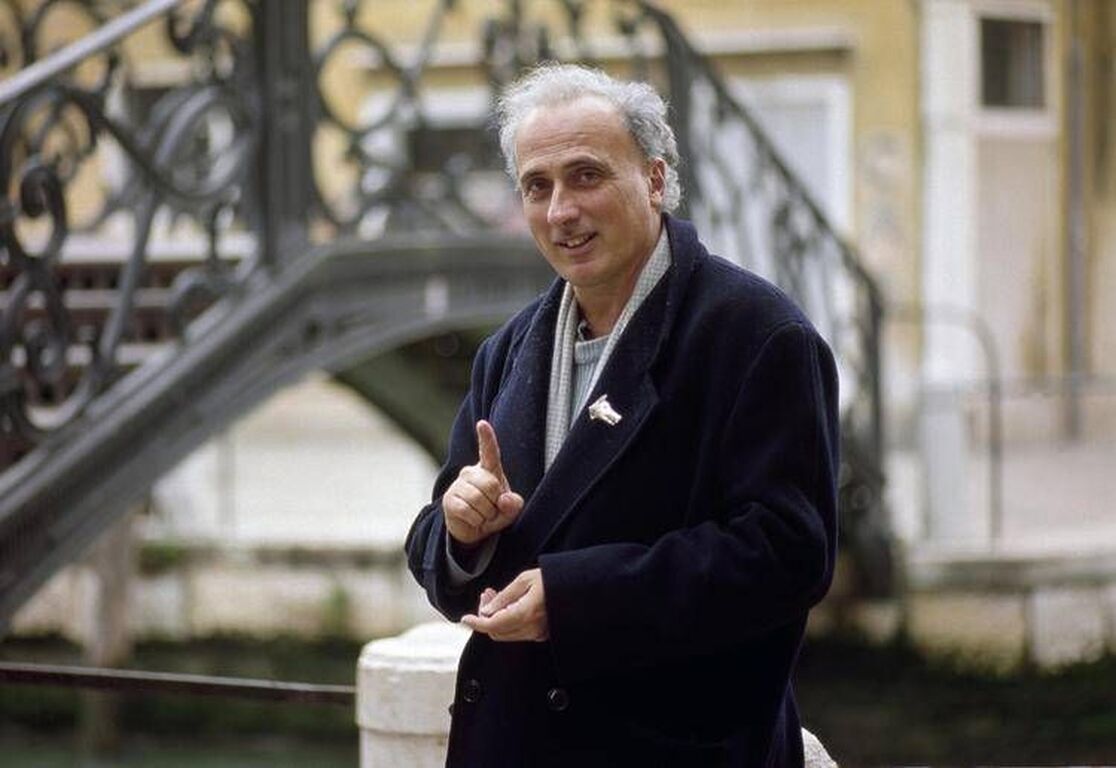 Stefano Benni, oggi la camera ardente: da Pennac a Feltrinelli chi c'era per lo scrittore
