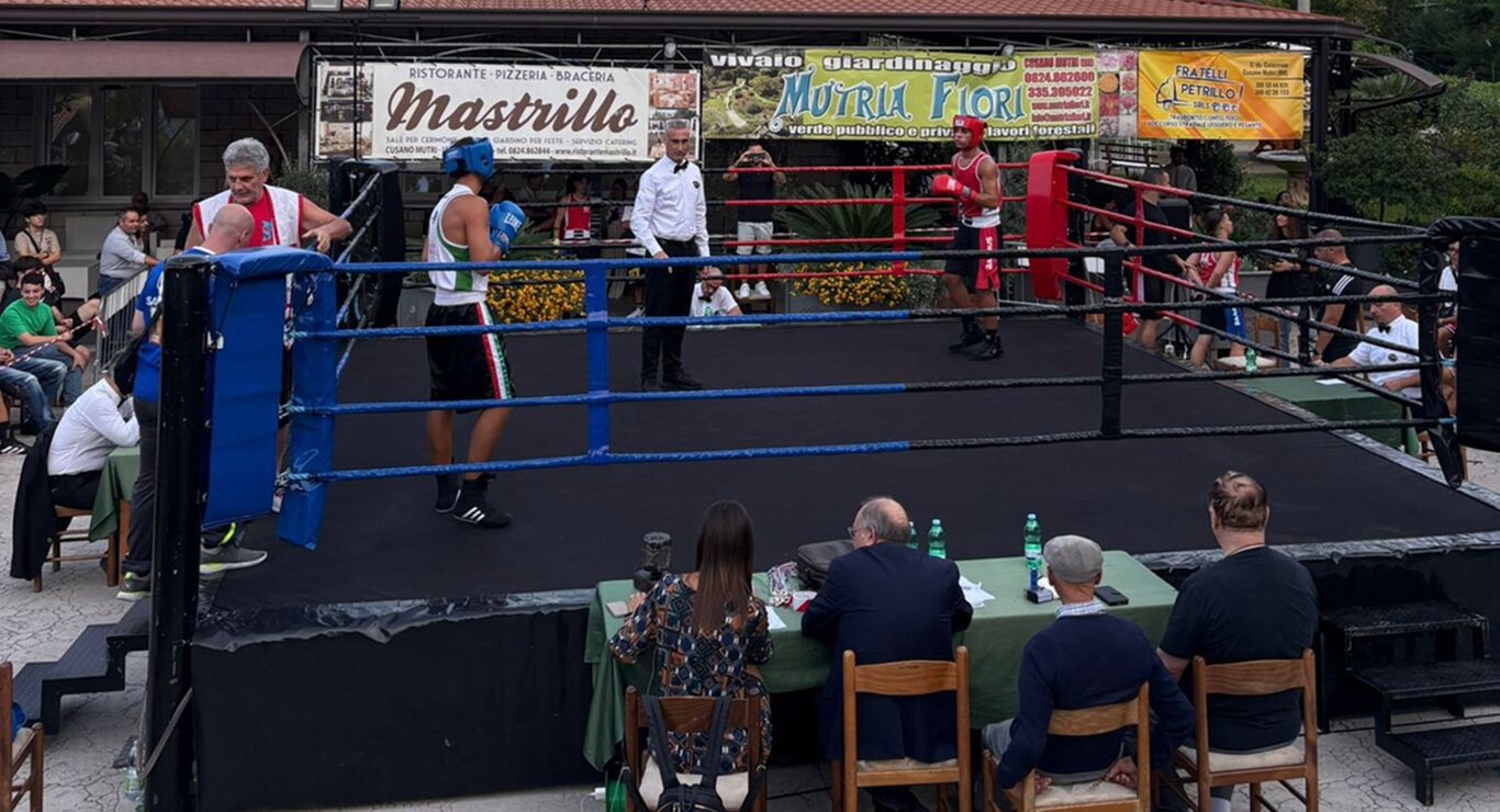 Grande spettacolo al “Trofeo Mutria” di boxe: trionfano gli atleti AUSE di Torre Annunziata