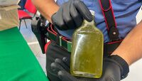 Blitz antidroga a Sant'Antonio Abate: liquore alla marijuana nascosto in salotto, 24enne arrestato