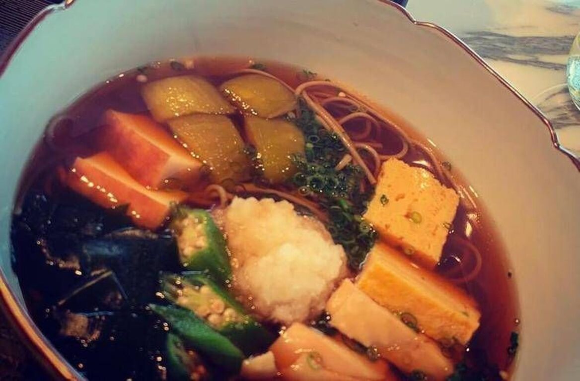 Pipì nella zuppa, due 17enni condannati a risarcire catena hotpot per 284mila euro