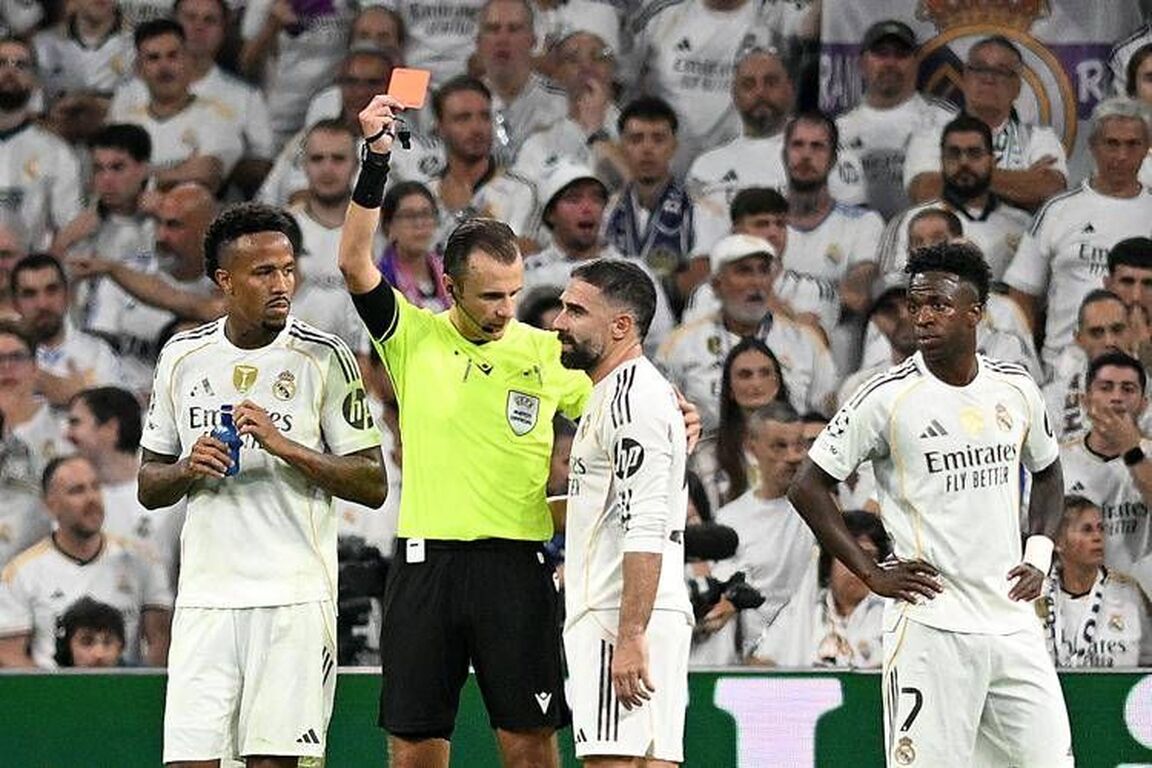 Carvajal, follia in Champions: testata al portiere del Marsiglia e rosso diretto per il capitano del Real - Video