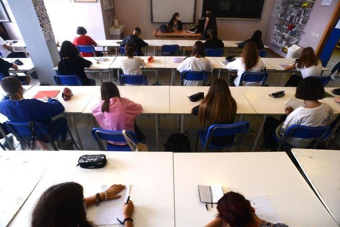 "Non più di 20 studenti in aula", la proposta di legge Avs contro le classi pollaio