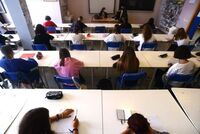 "Non più di 20 studenti in aula", la proposta di legge Avs contro le classi pollaio