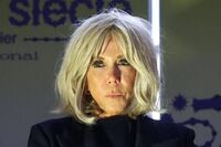 Brigitte Macron presenterà le prove che è nata donna nella causa contro un'influencer