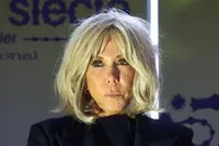 Brigitte Macron presenterà le prove che è nata donna nella causa contro un'influencer