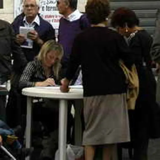 Petizione del Centrosinistra contro Starita, 500 firme nella prima giornata