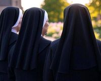 Tre suore 80enni in fuga, evasione e ritorno a casa: "Non ci fermeranno"