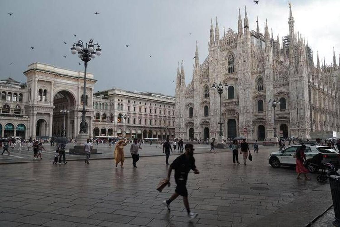 Ondata di maltempo sull'Italia: piogge intense a Milano, a Savona esonda il Bormida