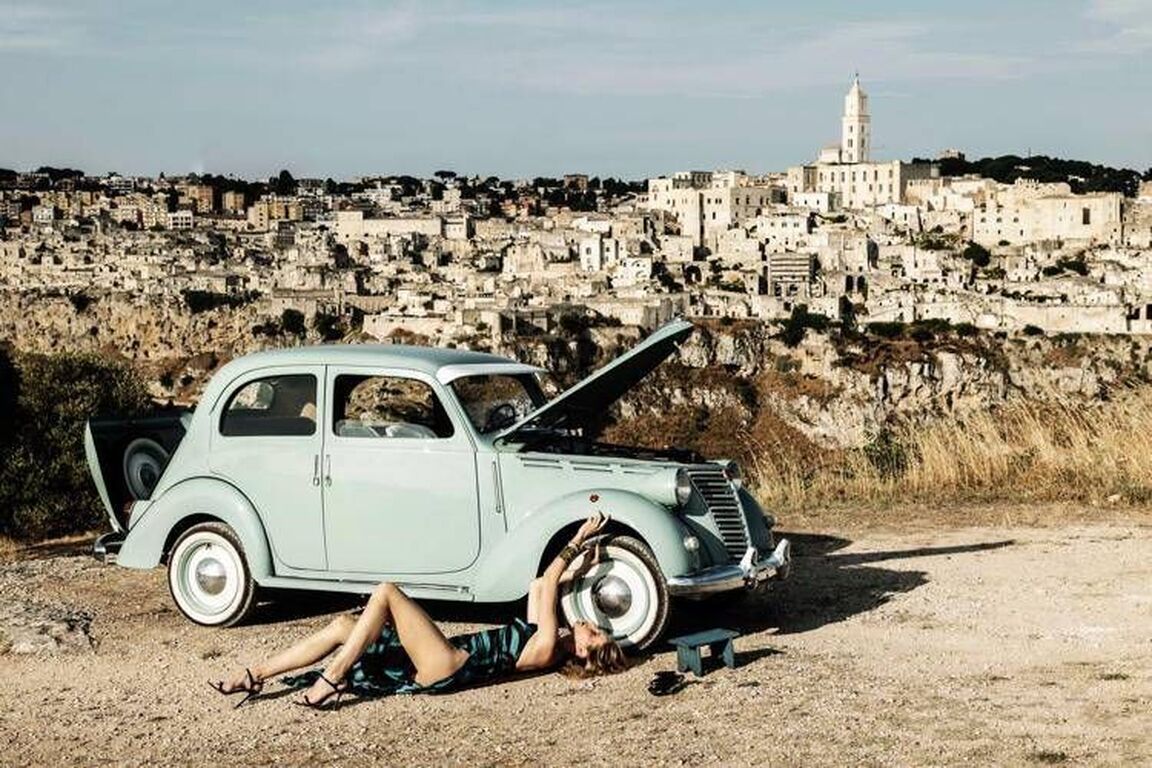Apre a Milano la mostra 'Italia di moda' di Andrea Varani