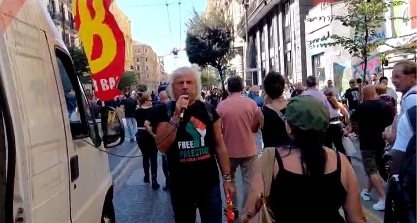 Napoli - Corteo per Gaza: presidio di studenti e sindacati in piazza Mancini