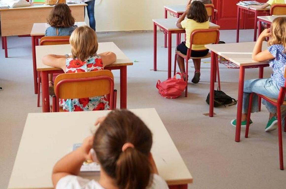 Bimbo caduto da terrazzino scuola a Genova, le indagini si concentrano sulle negligenze dell'istituto