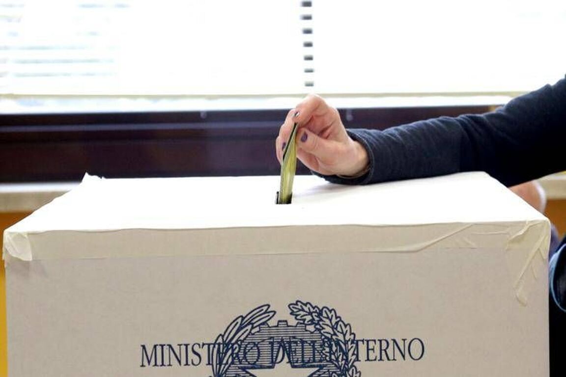Sondaggi politici, Fratelli d'Italia stabile al 30%, il Pd cala di mezzo punto