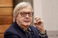 Vittorio Sgarbi, il legale della figlia Evelina: "Lei non vuole arricchirsi, è preoccupata per il padre"