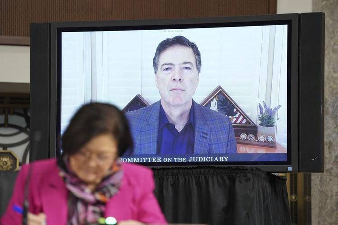 Incriminato James Comey, l'ex direttore Fbi che indagò su Trump