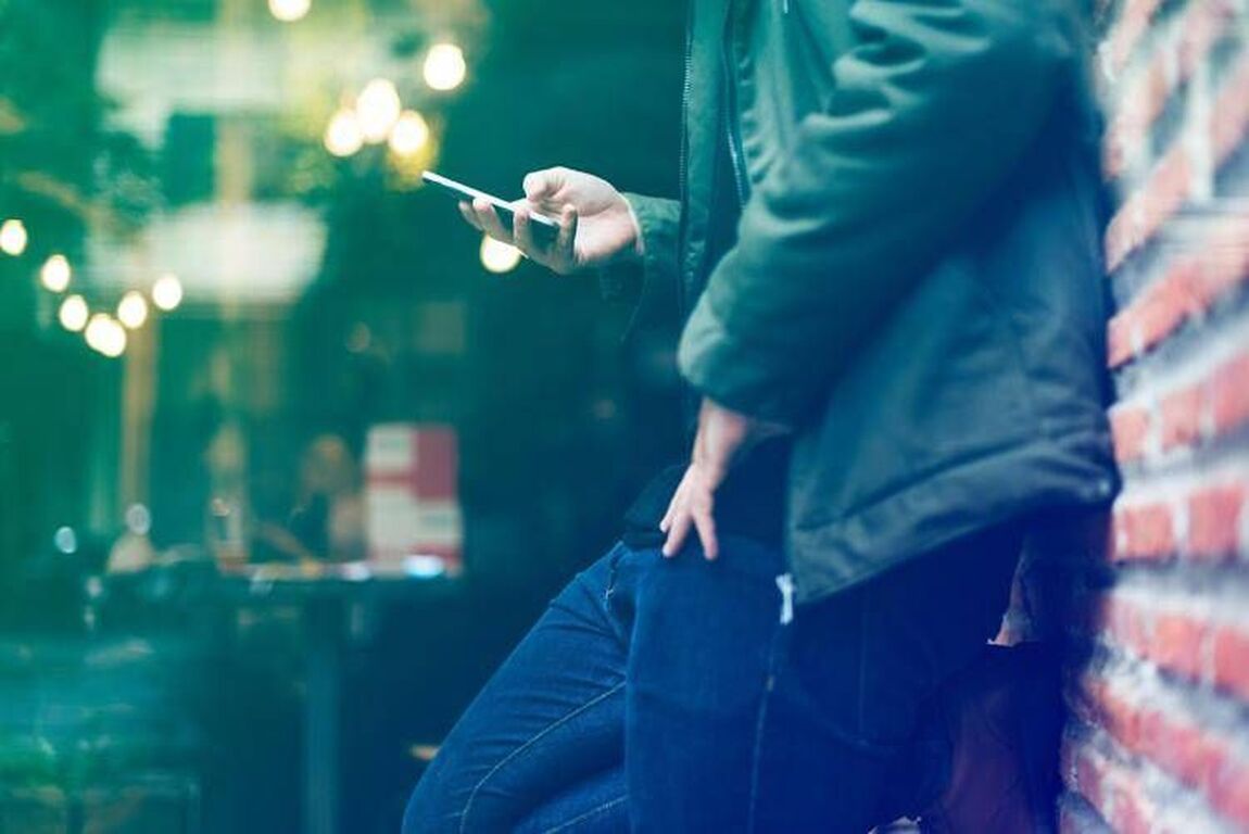 Sesso, un italiano su 3 tradisce. Oltre uno su 10 ha conosciuto il partner su una App