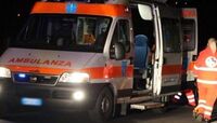 Lite dopo un tamponamento finisce nel sangue: 54enne accoltellato e conducente in fuga