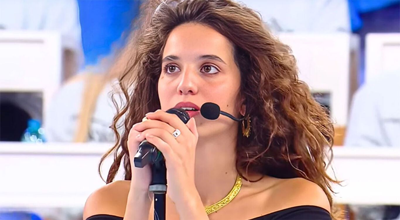 Amici 25, la nuova allieva Penelope ha già recitato in una famosa serie Netflix