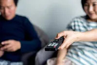 Ascolti tv, 'Montalbano' vince la prima serata. De Martino accorcia le distanze da Scotti