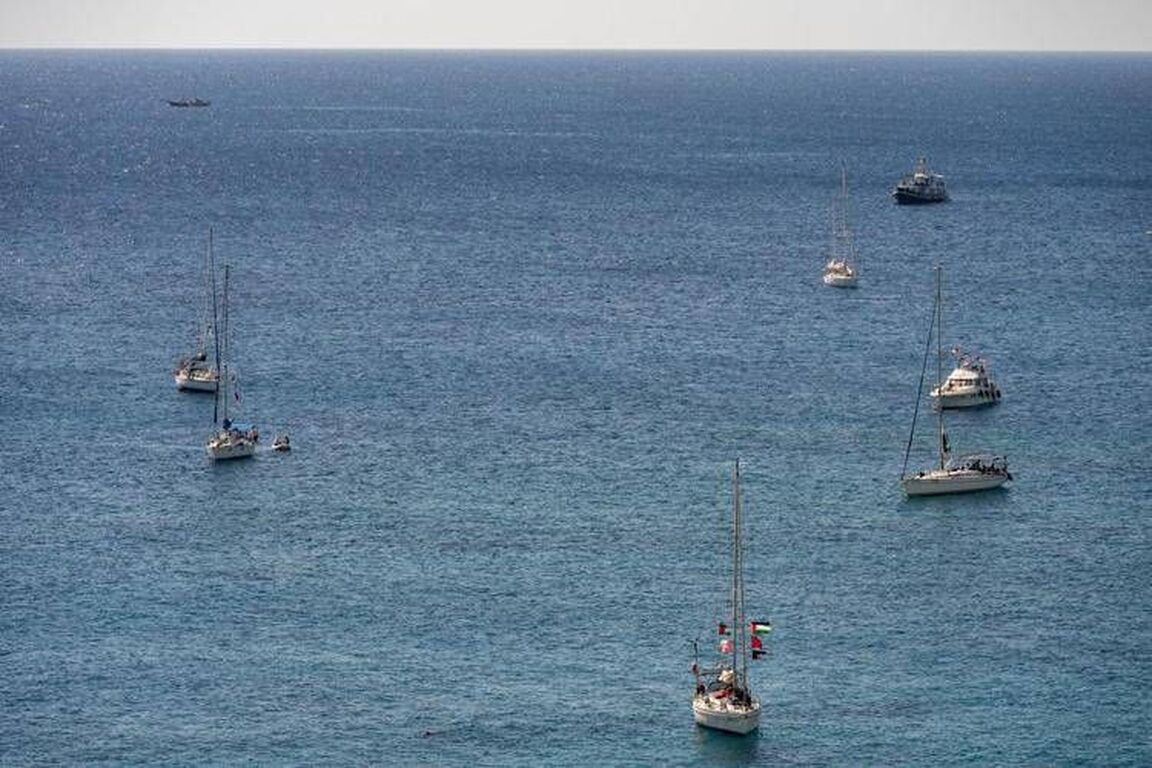 Flotilla si avvicina a Gaza. Meloni: "Iniziativa irresponsabile". Israele: "Consegnate gli aiuti"