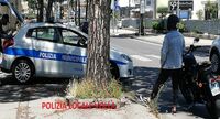 Volla - Autotrasportatore tenta la fuga al posto di controllo: inseguito e sanzionato