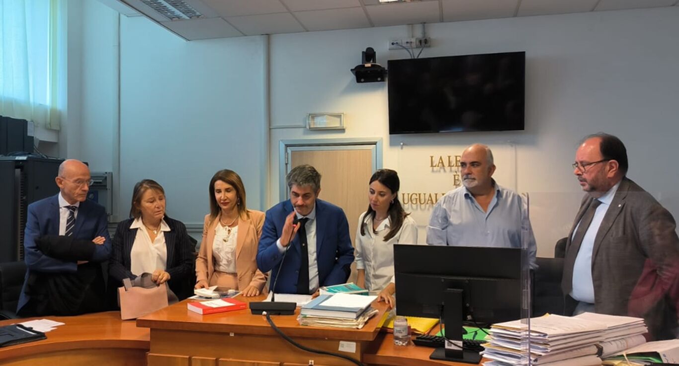 Il Tribunale di Torre Annunziata aderisce alla mobilitazione per Gaza.    I Video