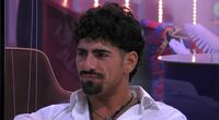 Grande Fratello, paura in Casa: Benedetta colpisce Giulio all'occhio con una sigaretta