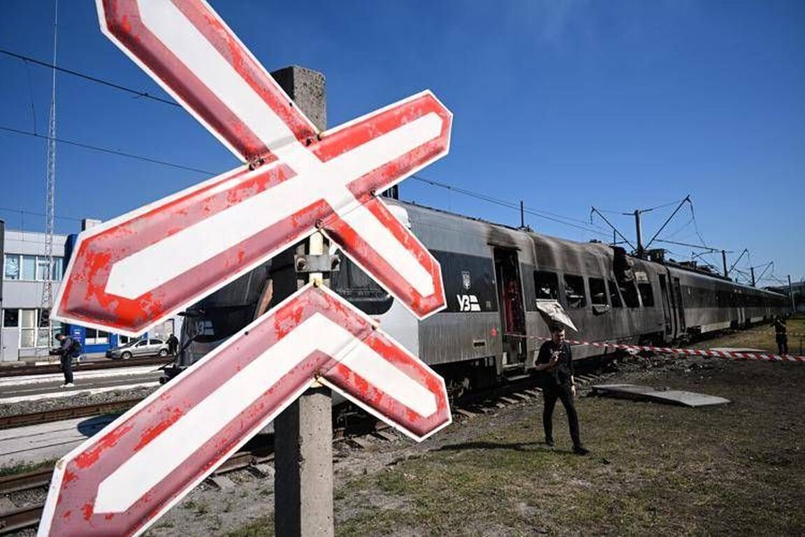 Ucraina, Zelensky: "Attacco con drone russo su una stazione, almeno 30 feriti"