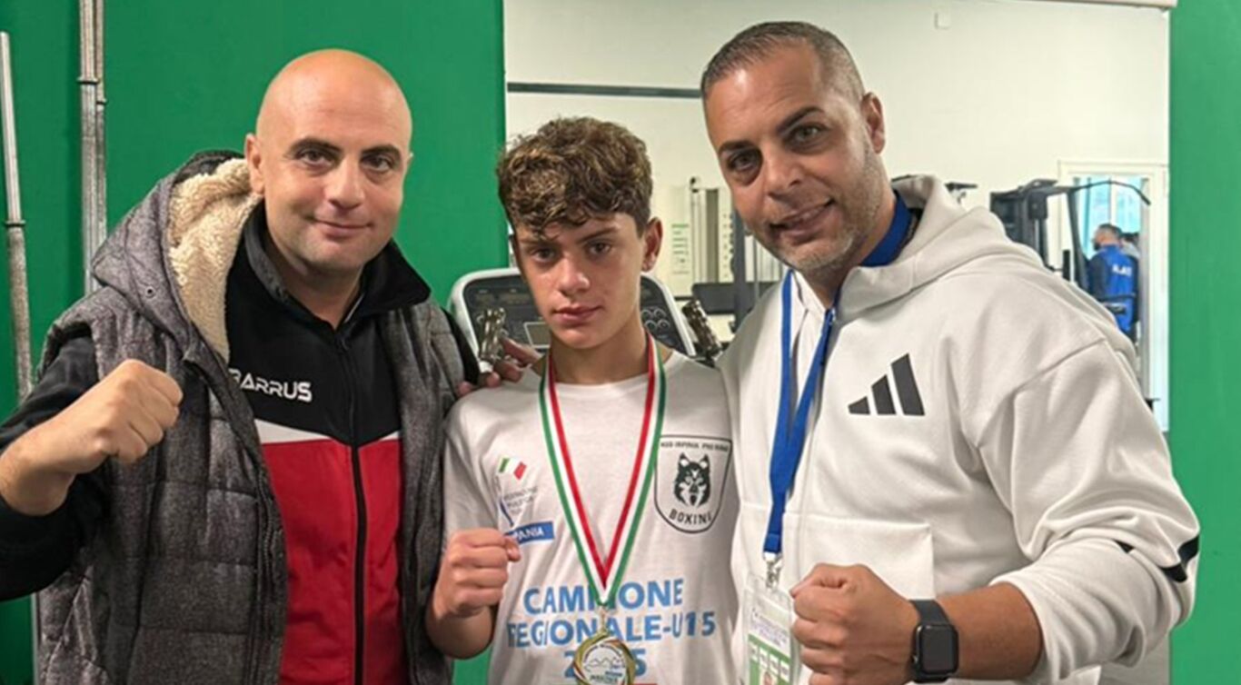 Torre Annunziata - Il pugile Vincenzo Gallo campione regionale di boxe Under 15