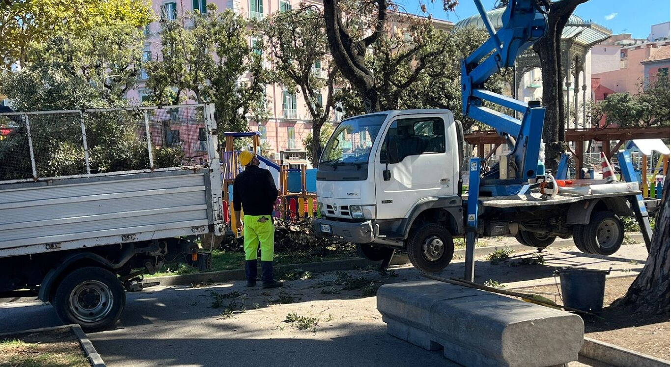 Castellammare - Oltre 900 mq di nuovi spazi verdi e più di 50 alberi per la rinascita della Villa Comunale