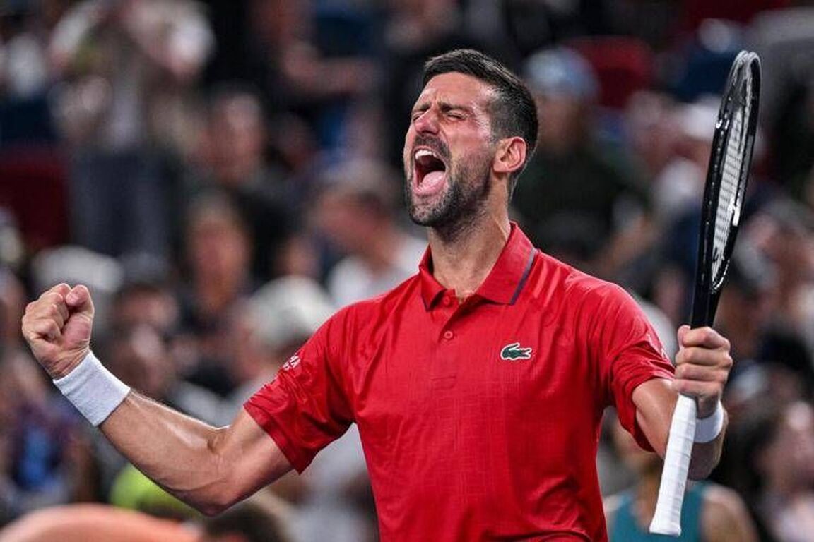 Djokovic si fa male ma vola ai quarti: Munar battuto a Shanghai