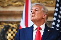 Trump a famiglie ostaggi: "Torneranno tutti a casa, Hamas sarà distrutta"