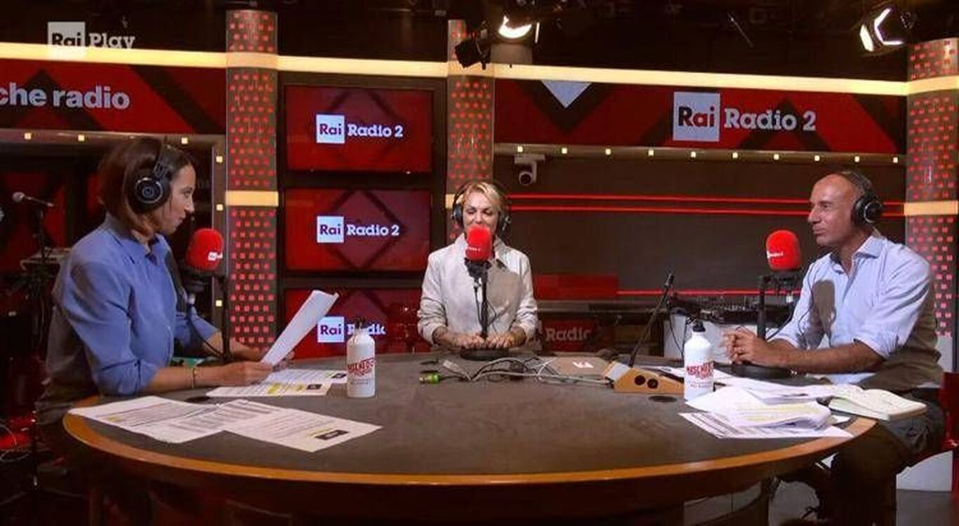 Francesca Pascale: "Spiavo il cellulare di Berlusconi, volevo farlo pedinare"